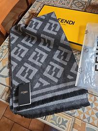 sciarpa fendi