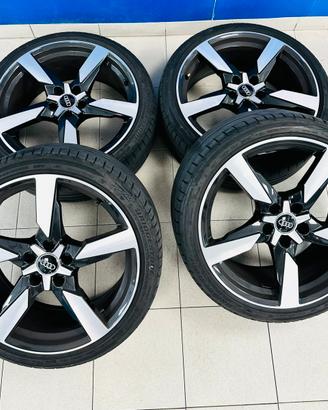 Cerchi originali Audi Sport 245/35 R19 con gomme B