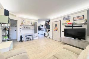 4 LOCALI A LA LOGGIA