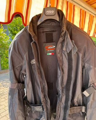 Giubbotto con protezioni da moto