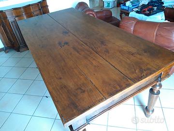 Tavolo in legno