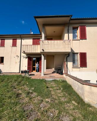 Bilocale . con giardino in prossimita' del borgo