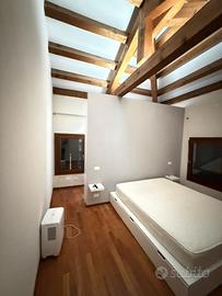 CAMERA LETTO ARMADIO MATERASSO