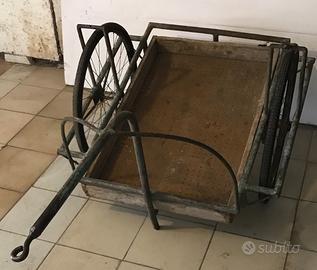 Carrello anni 50/60 con ruote e gancio di traino