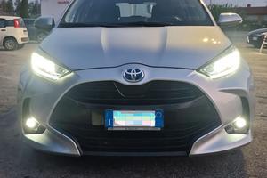 Toyota Yaris trend Hybrid 1.5 16500 Trattabili