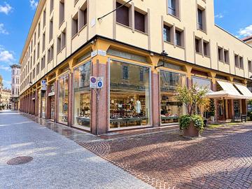 Immobile di 140 m² con 4 locali a Biella