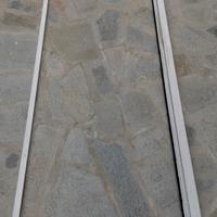 Zanzariera per porta a rullo in alluminio
