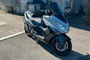 T-max 500 del 2010 preparato con scarico SC