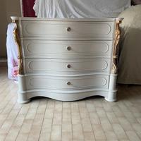 Cassettiera del 800. In stile Shabby.