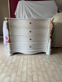 Cassettiera del 800. In stile Shabby.