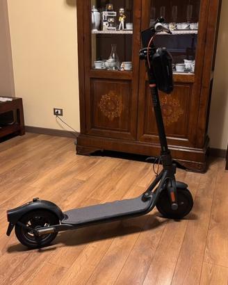 Ninebot F30 E (monopattino elettrico)