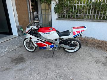 Yamaha FZR 600