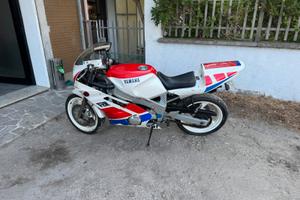Yamaha FZR 600