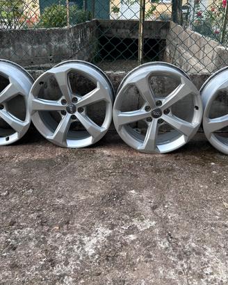 Cerchi in lega 18 originali Audi q5 + invernali