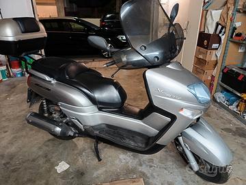 YAMAHA XC 300 VERSITY