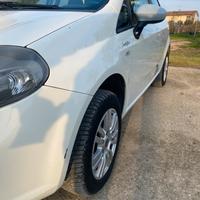 Fiat punto natural power neo patenteti