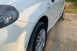 Fiat punto natural power neo patenteti