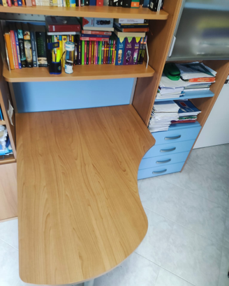 Scrivania e libreria Moretti per ragazzi