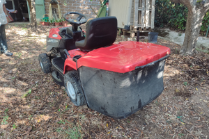 Trattorino tagliaerba