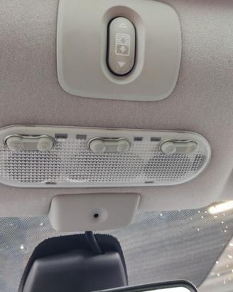 Plafoniera anteriore NISSAN QASHQAI del 2010
