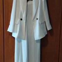 completo con pantaloni 