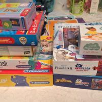 8 scatole di giochi per bambini