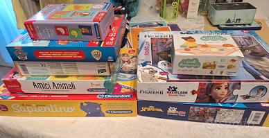 8 scatole di giochi per bambini