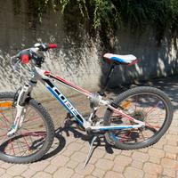 Bicicletta mountain bike Cube