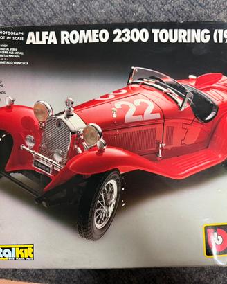 Bburago scala 1:18 Alfa Romeo 2300 Touring - 7008