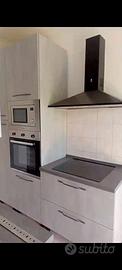 Cucina completa di elettrodomestici
