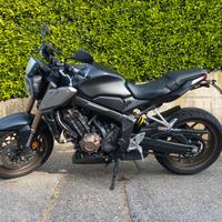 VENDO HONDA CB650r ANCORA IN GARANZIA UFFICIALE