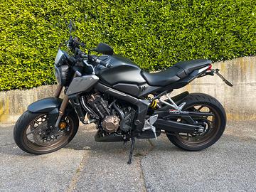 VENDO HONDA CB650r ANCORA IN GARANZIA UFFICIALE