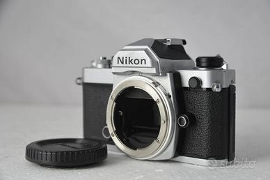 NIKON FM ARGENTO CON SCATTO GOFFRATO RARA NIKON