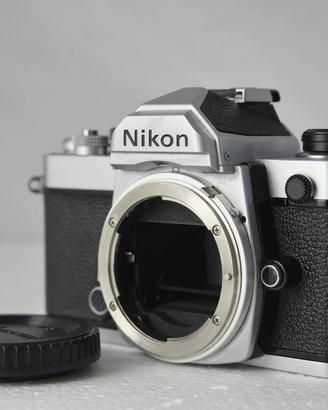 NIKON FM ARGENTO CON SCATTO GOFFRATO RARA NIKON