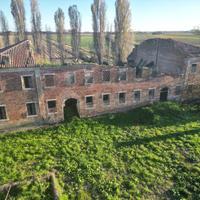 TecnoAzienda: Rustico da ristrutturare con