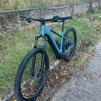 Bici elttrica cube P reaction