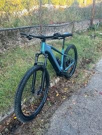 Bici elttrica cube P reaction