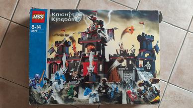 LEGO 8877 La fortezza oscura di Vladek (anno 2005)