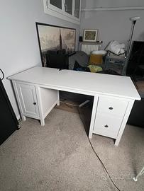 Scrivania ufficio