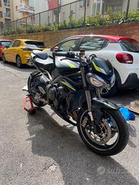Triumph street triple 765 RS