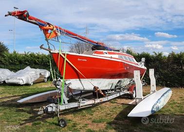 TRIMARANO  10 m. -  Scafi  Richiudibili