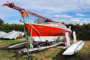 TRIMARANO  10 m. -  Scafi  Richiudibili