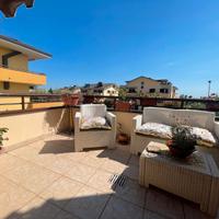 Appartamento 4 vani accessori e terrazzo