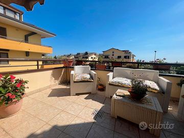 Appartamento 4 vani accessori e terrazzo