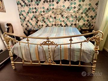 Letto matrimoniale doratura a mecca.
