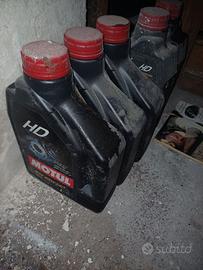 Olio motore HD Motul 5 confezioni da 2 litri