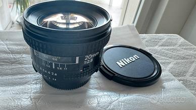 Nikon 20 2.8 grandangolare