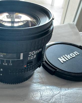 Nikon 20 2.8 grandangolare