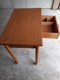 TAVOLINO IN LEGNO CON CASSETTO, MARRONE CHIARO