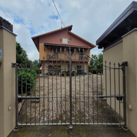 Villa uni-bifamiliare libera su 4 lati